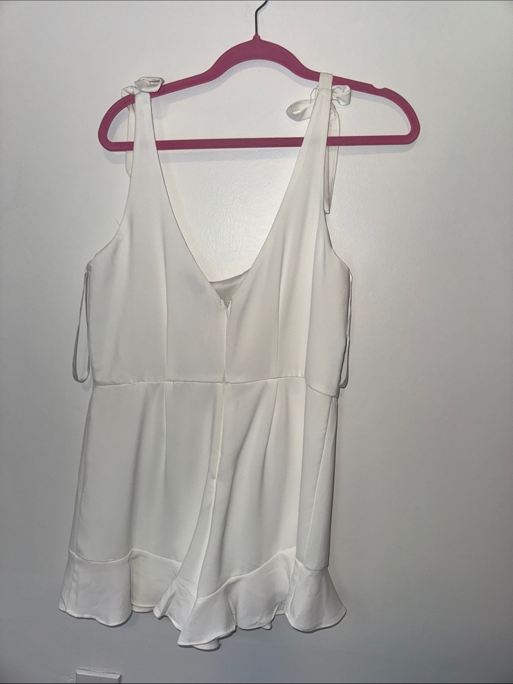 Francesca's Collections White Tie-Shoulder V-Neck Romper